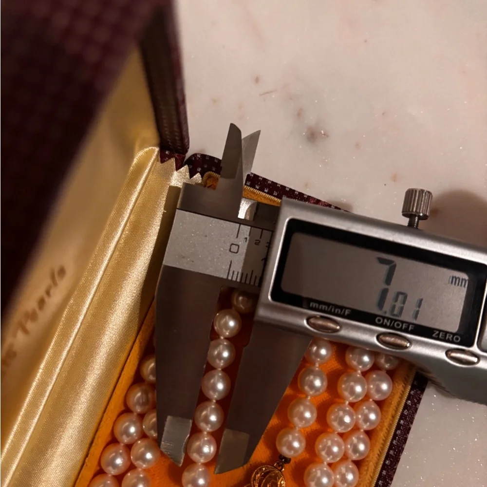 - 20” Mikimoto Akoya Pearl Necklace with Iconic 18k Gold Clasp - Picture 2 of 3